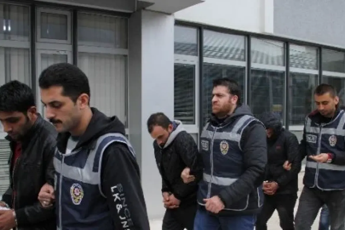 "Polise benzemiyorsun" dedi ve parasını kurtardı