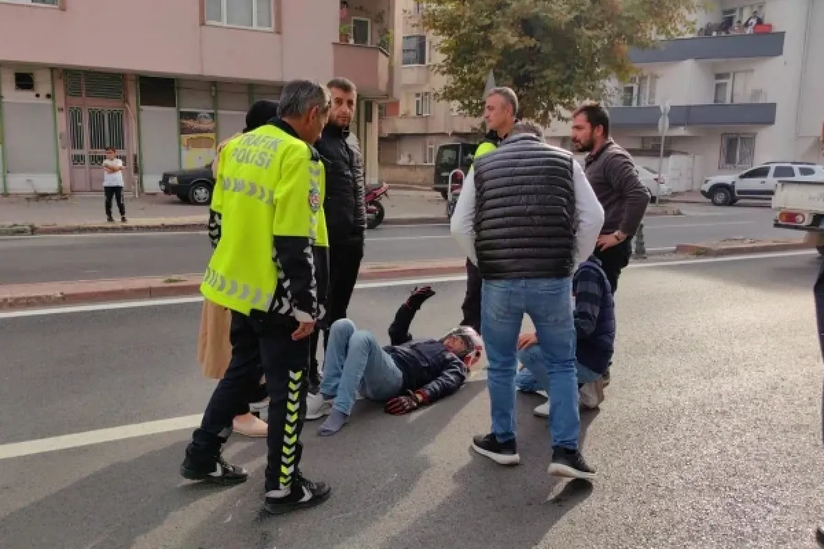 Kontrolden çıkan motosiklet devrildi