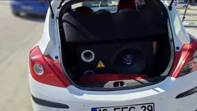 İnegöl'de arabada yüksek sesli müzik dinleme pahalıya mal oldu