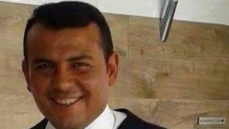 Eşine son mesajı gönderip kendini astı