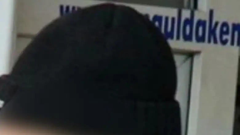 İnternetten eskort kızla anlaştığını eşi duyunca...