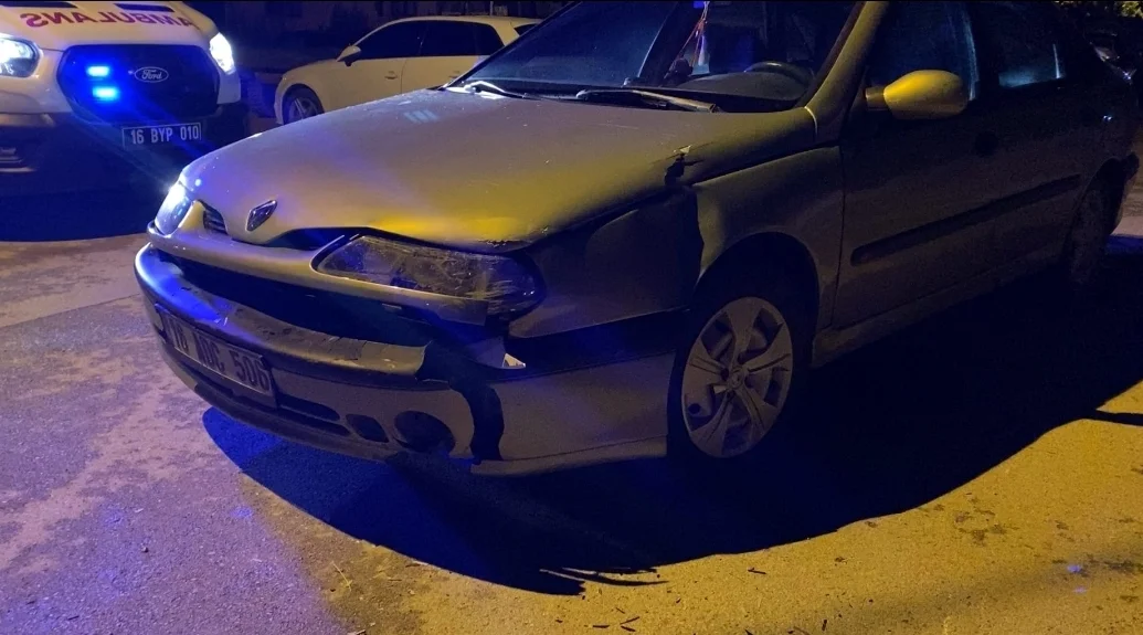 Otomobil ile çarpışan motosikletin sürücüsü yaralandı