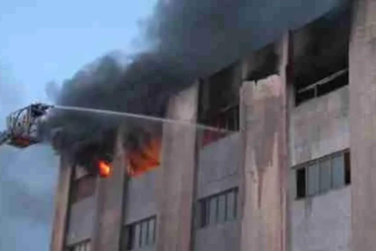 Zeytinburnu’nda Korkutan Yangın
