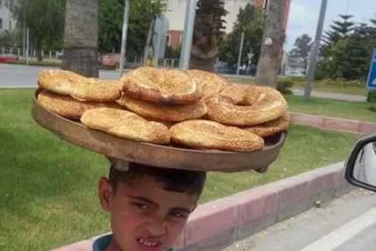 Simitçi çocuğun Sıcakla Imtihanı