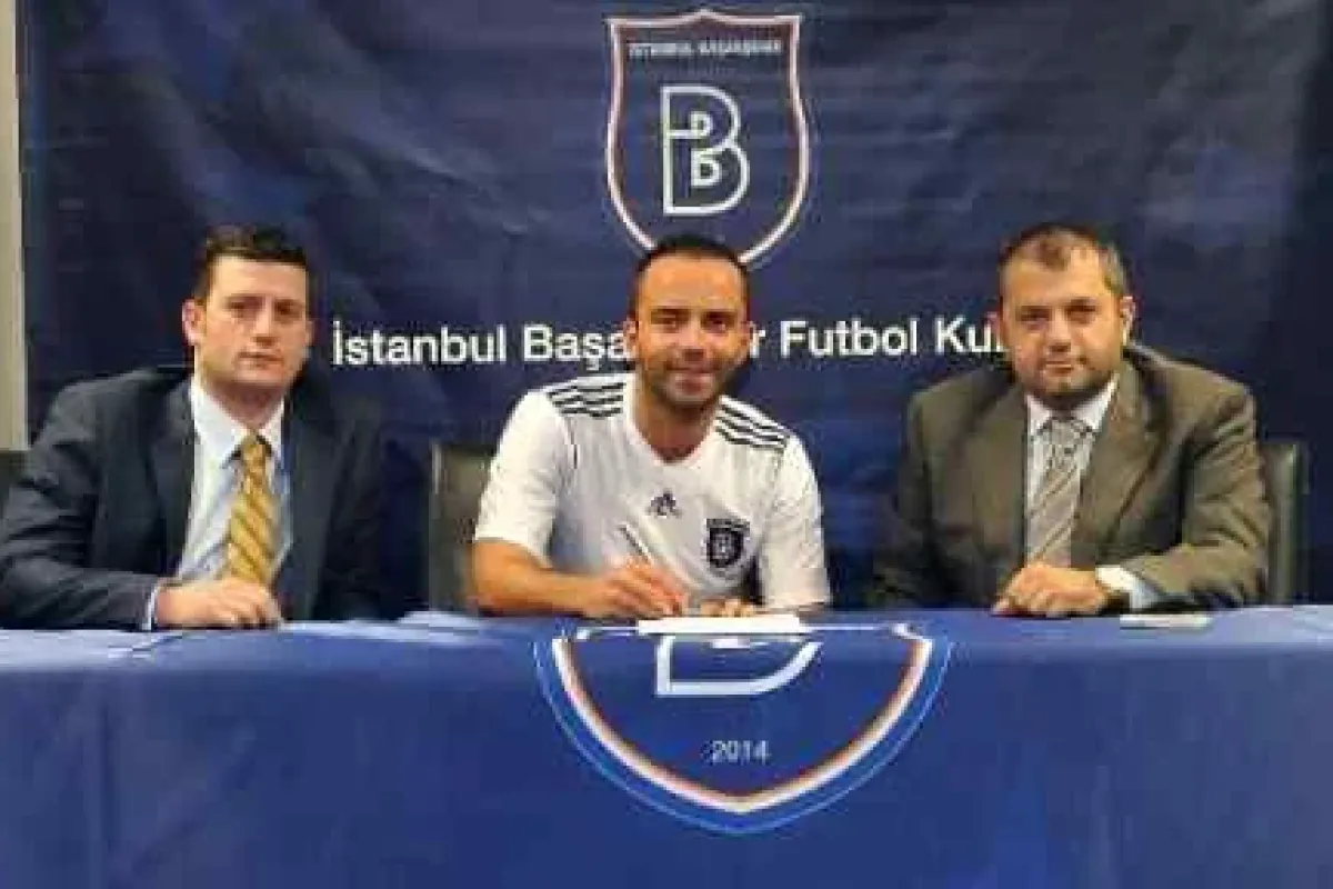 Semih Şentürk Imzaladı