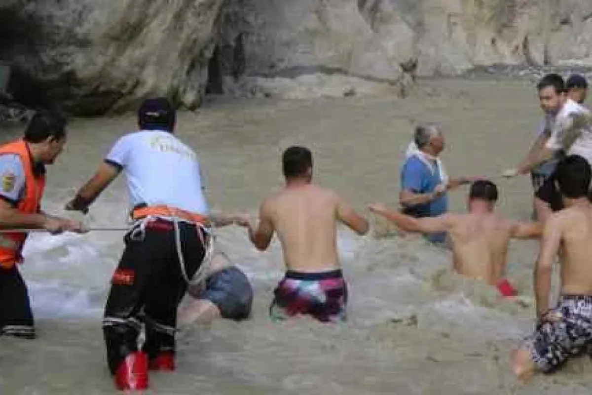 Saklıkent’te Mahsur Kalanlar Kurtarıldı