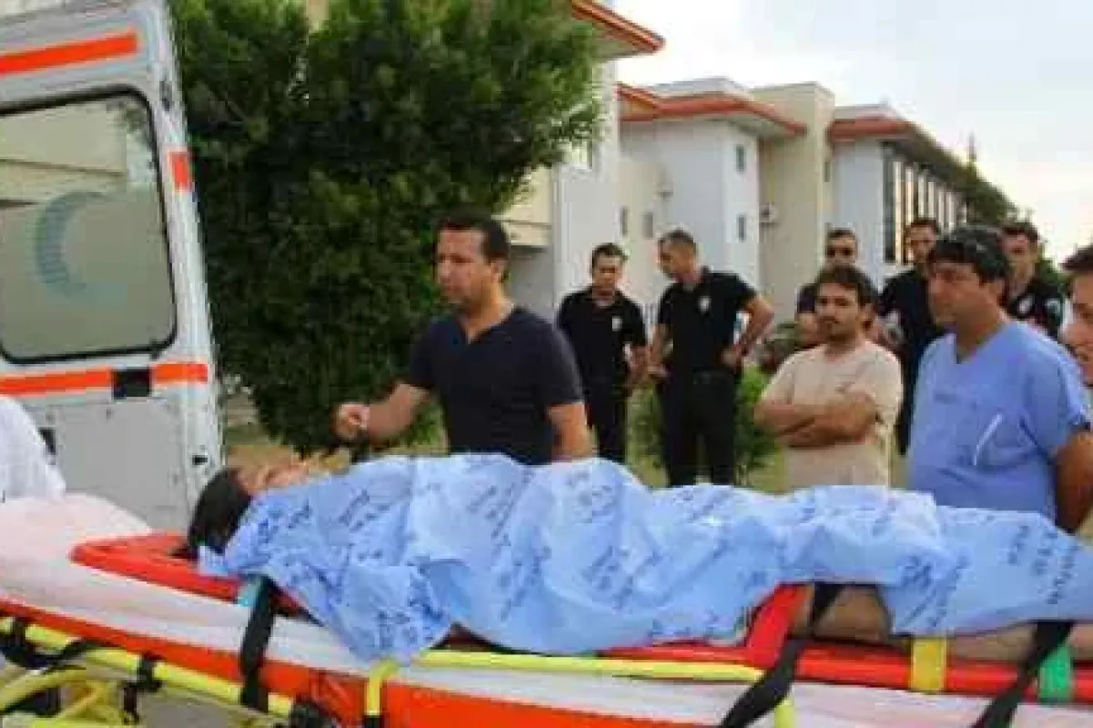 Turistlik Alanda Sel: 1 ölü, 8 Yaralı