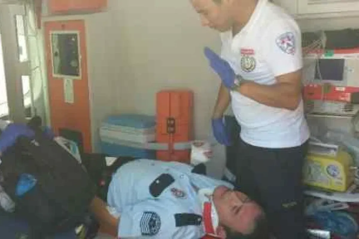 Polis Aracı Devrildi: 3 Yaralı