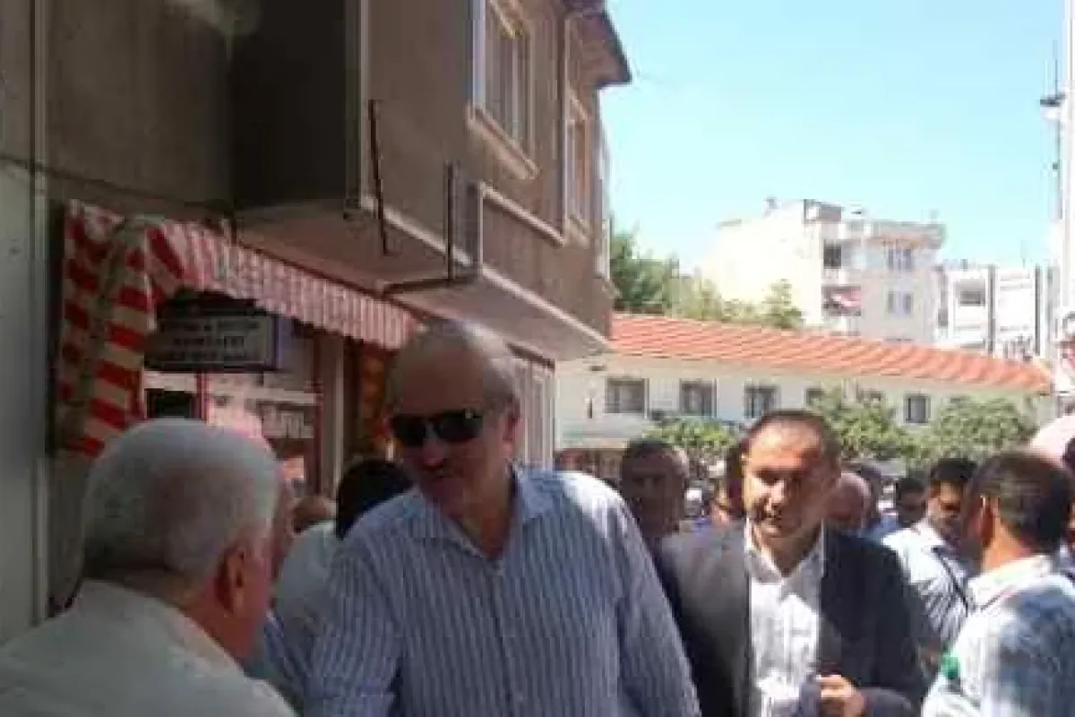 Türkiye Fırtınanın Içerisinde Dimdik Ayakta Duruyor