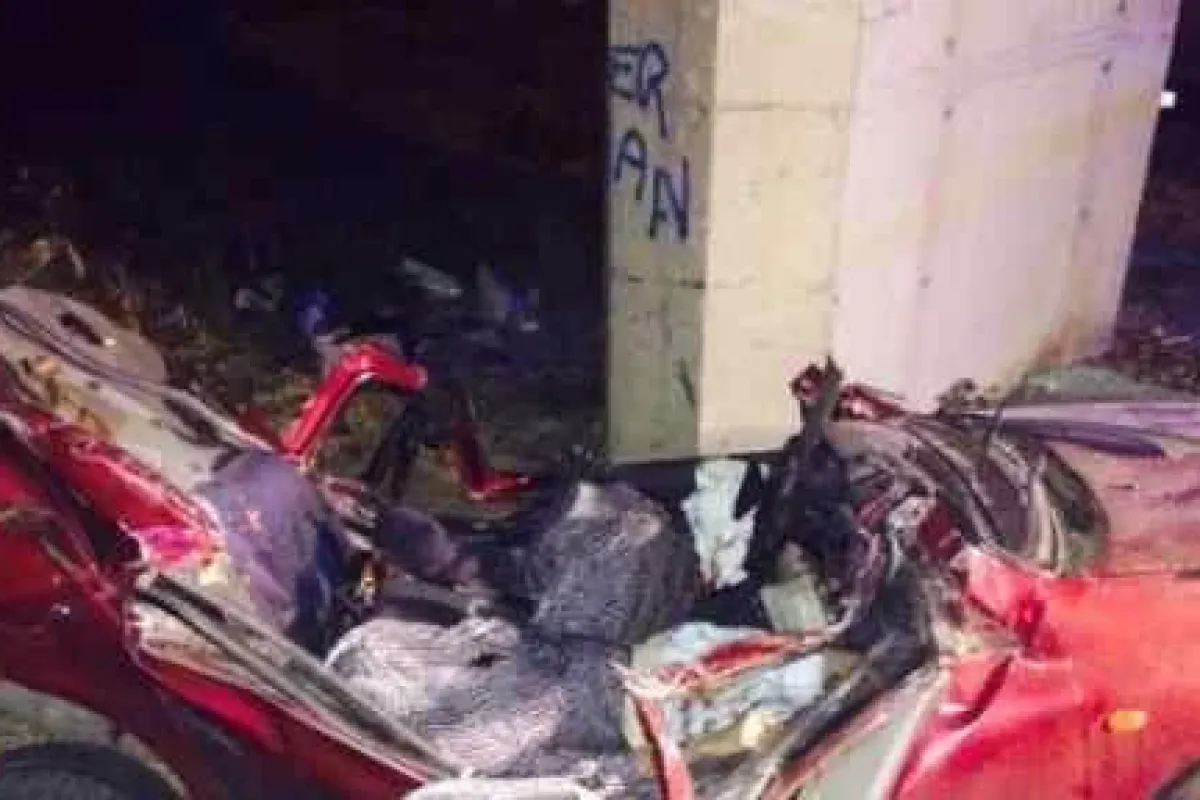 Otomobil Köprünün Ayağına çarptı: 2 ölü
