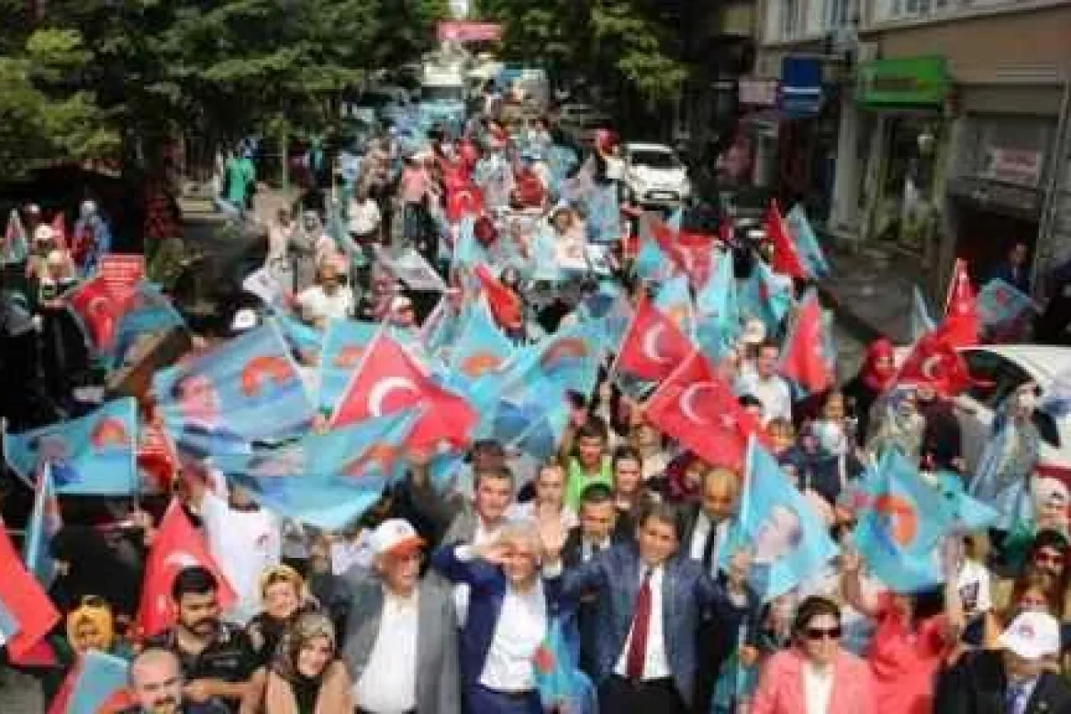 Tayyip Erdoğan Için Yürüdüler