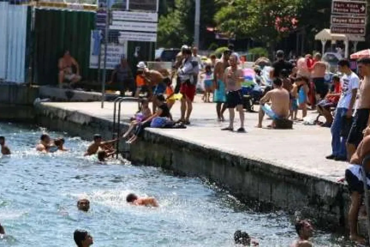 İstanbullular Sıcaktan Bunalınca
