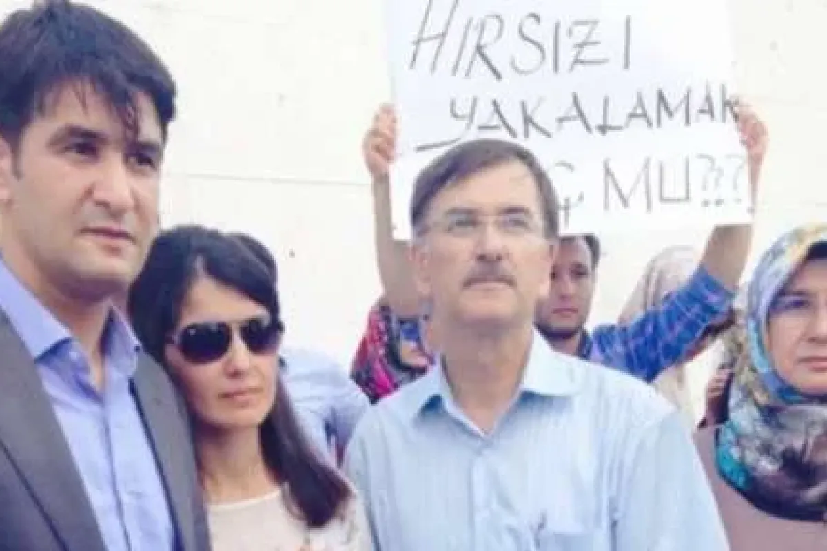 Aranan Komiser Ailesiyle Birlikte Teslim Oldu