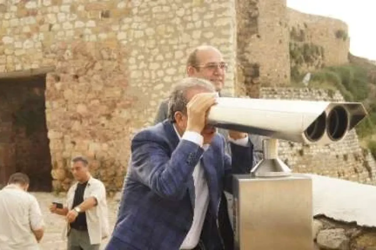 Bakan Eker: "heykeli Dikmek Provokatif Bir Eylem"