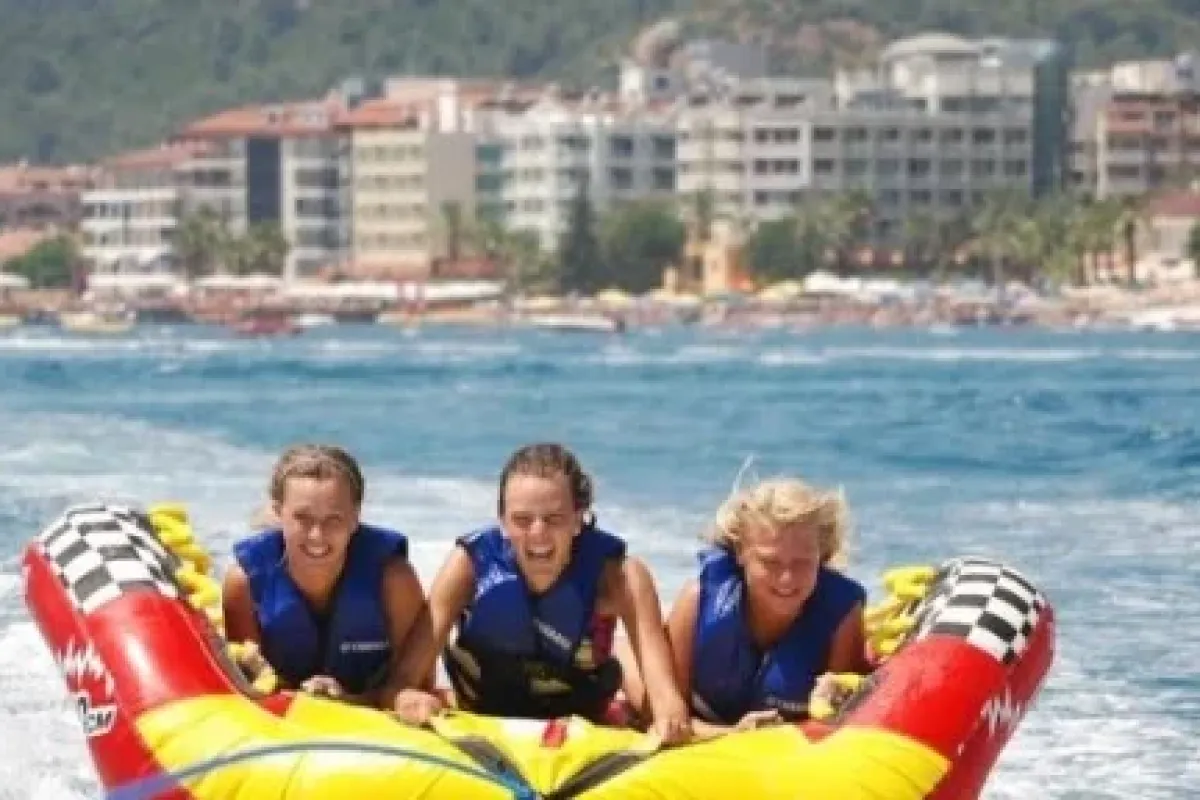 Oltaya Turist Takıldı