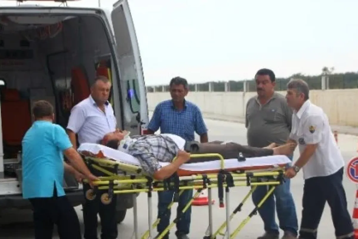 Minibüsler çarpıştı: 2 ölü, 24 Yaralı