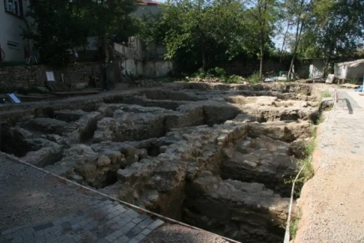 Sur Üstü Kazısından Nakşi Tekkesinin Temelleri…
