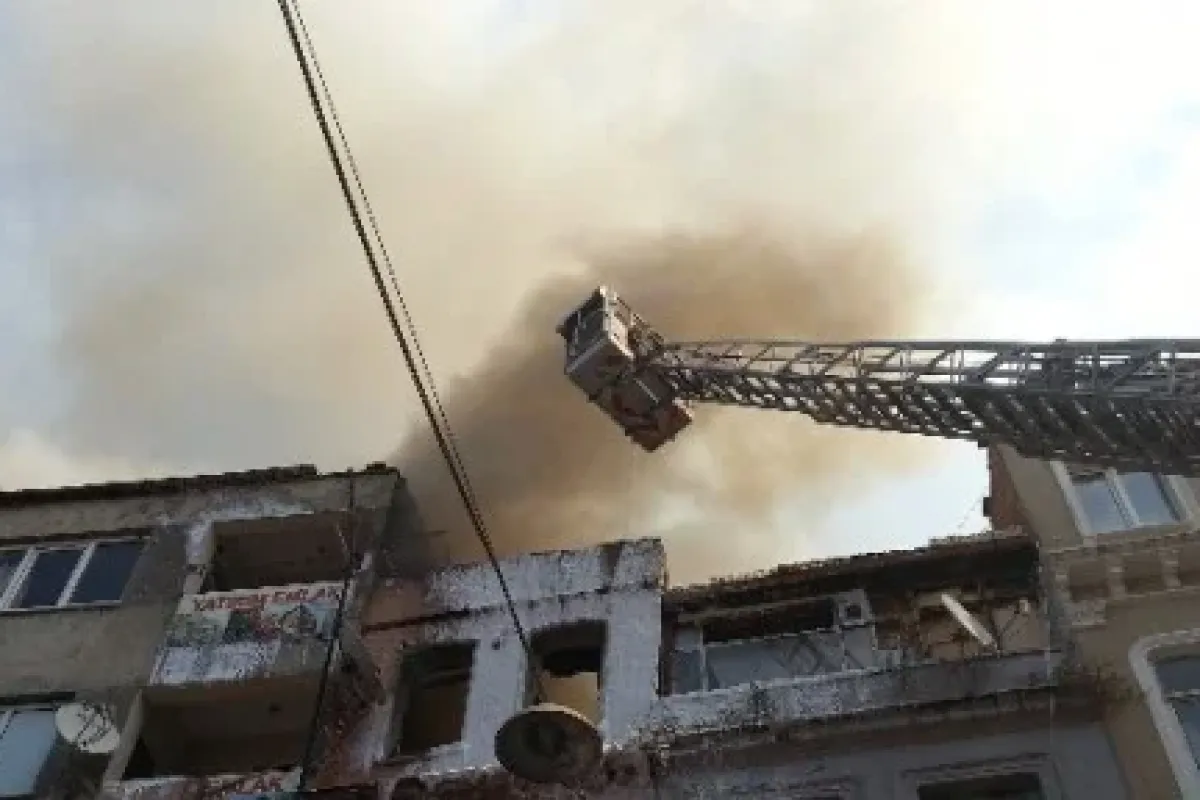 Beyoğlu’nda Korkutan Yangın