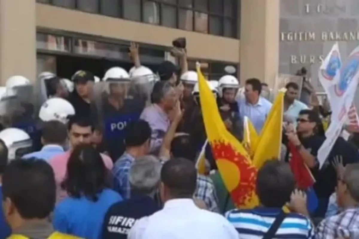 Öğretmenlerin Eyleminde Ortalık Karıştı