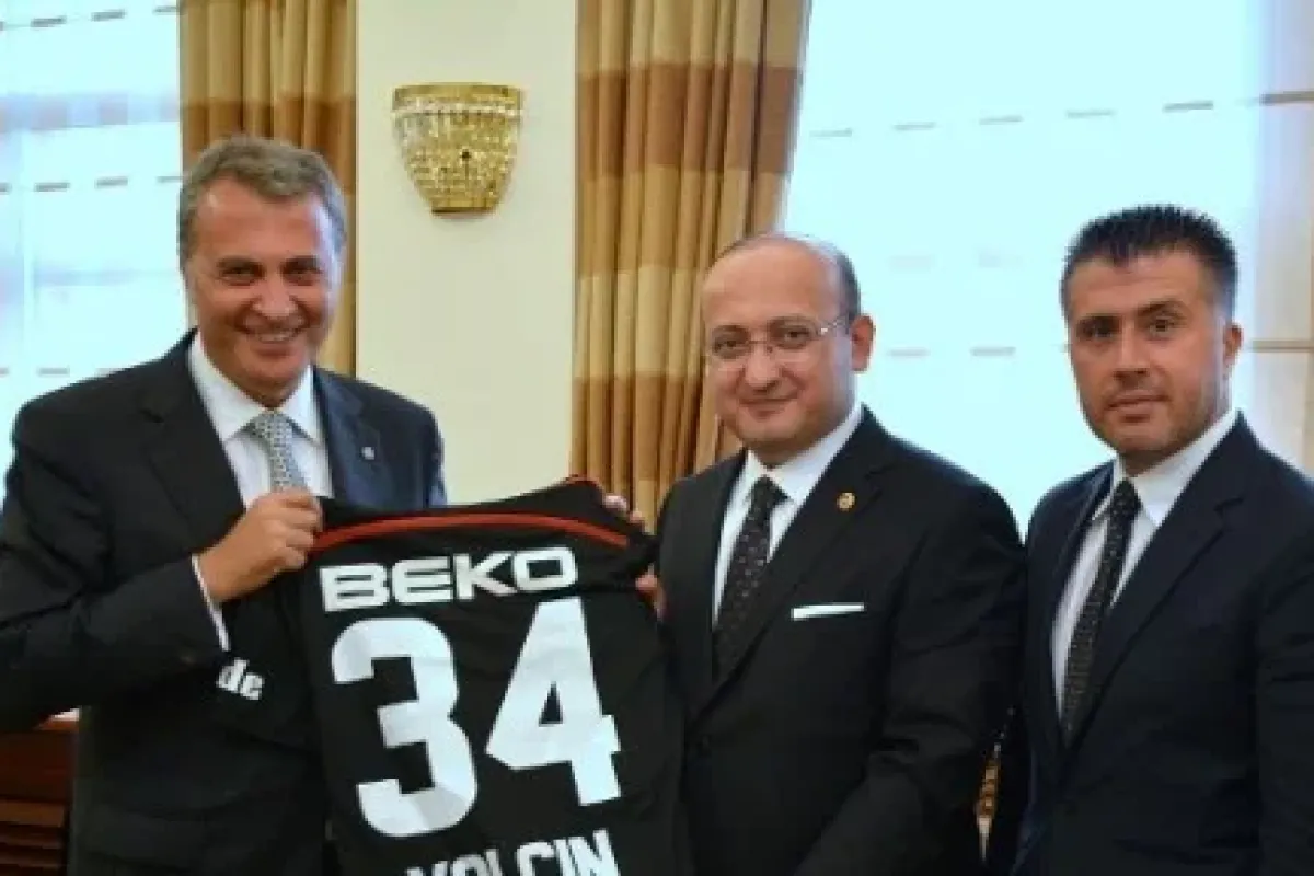Başbakan Yardımcısına Beşiktaş Forması