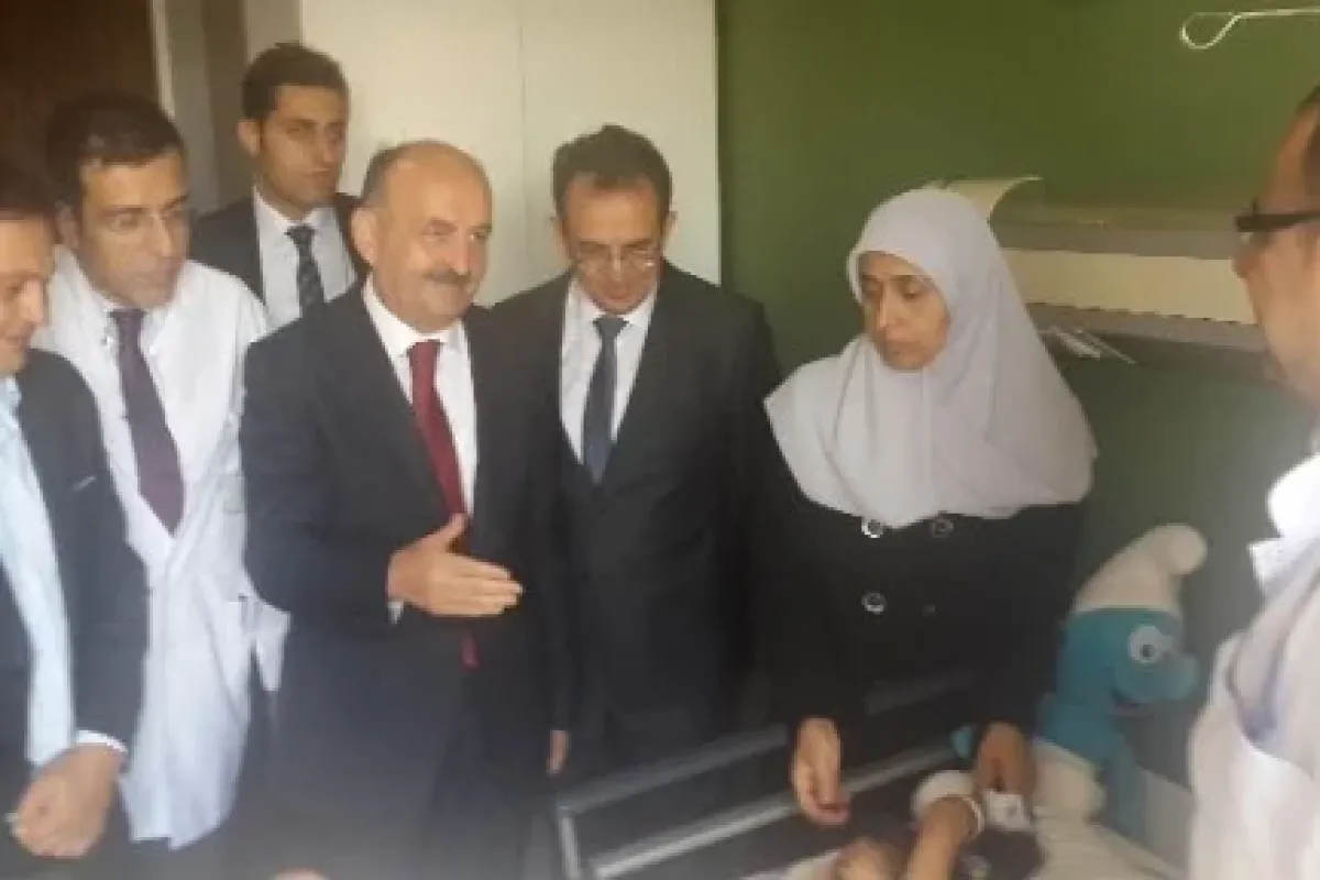 Sağlık Bakanı Filistinli Yaralıları Ziyaret Etti