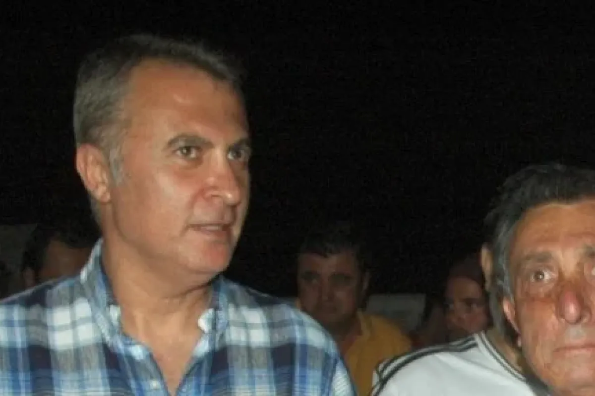 Yan Yana Poz Verdiler