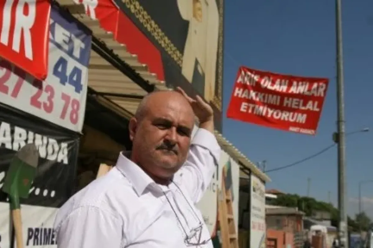 Esnaf Pankartlarla Isyan Etti