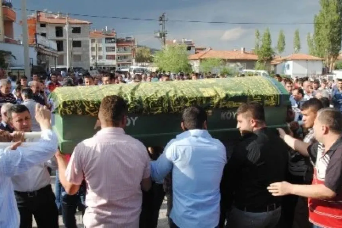 3’ü Toprağa Verildi