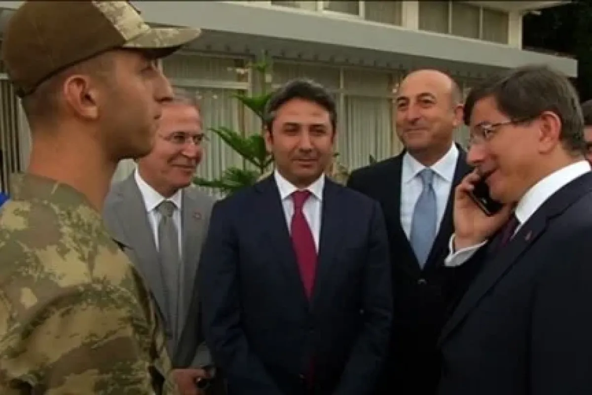 Davutoğlu’ndan Askere Telefon Jesti