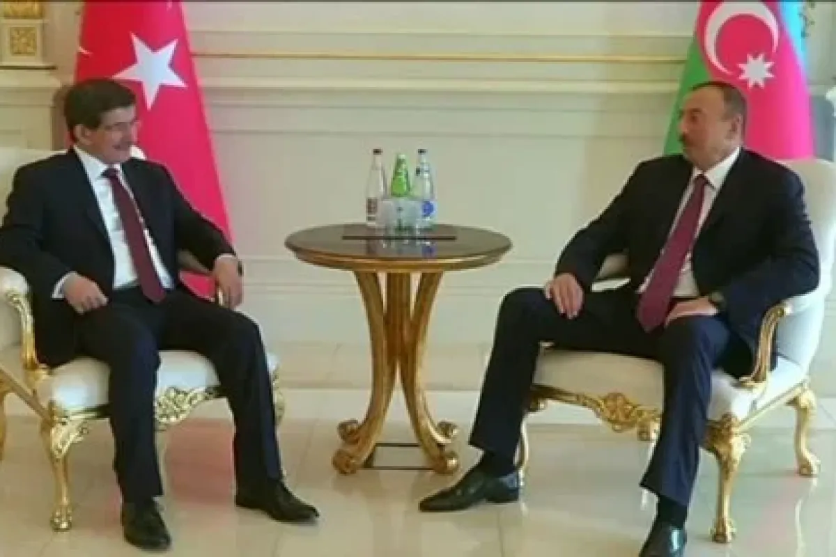 Başbakan Davutoğlu Aliyev’le Görüştü