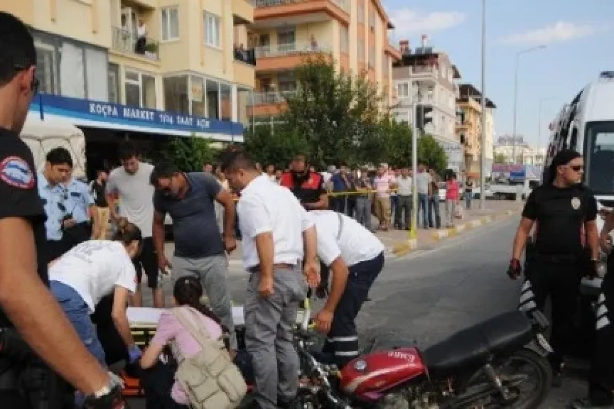 Polisten Kaçarken Kamyonete çarptılar