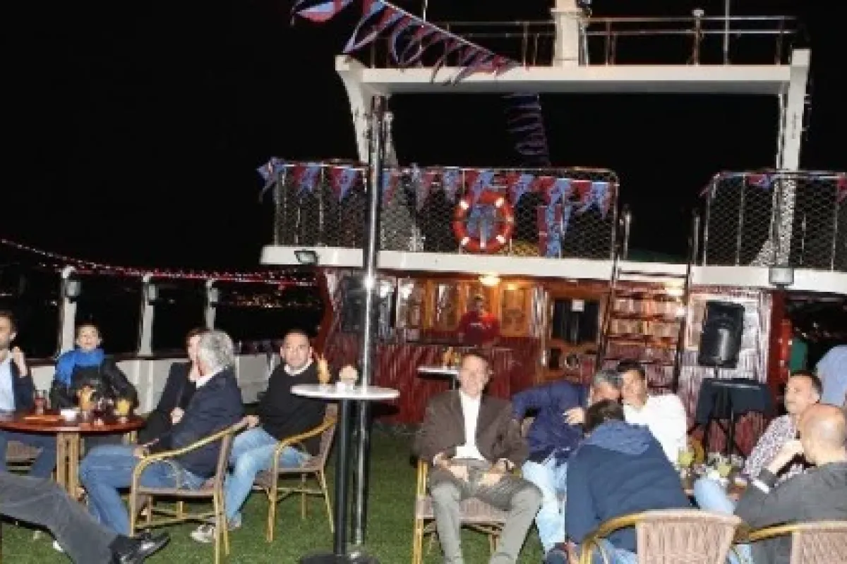 Yat Gezisiyle Stres Attılar