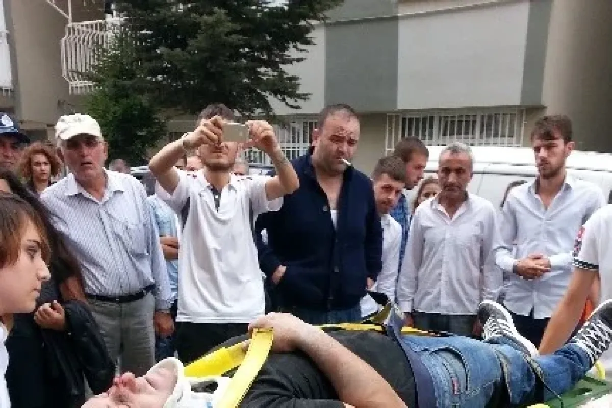 Asansörlü Iskele çöktü: 2 Yaralı