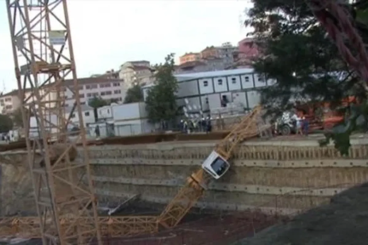 Fırtına Vinci Devirdi: 1 Yaralı