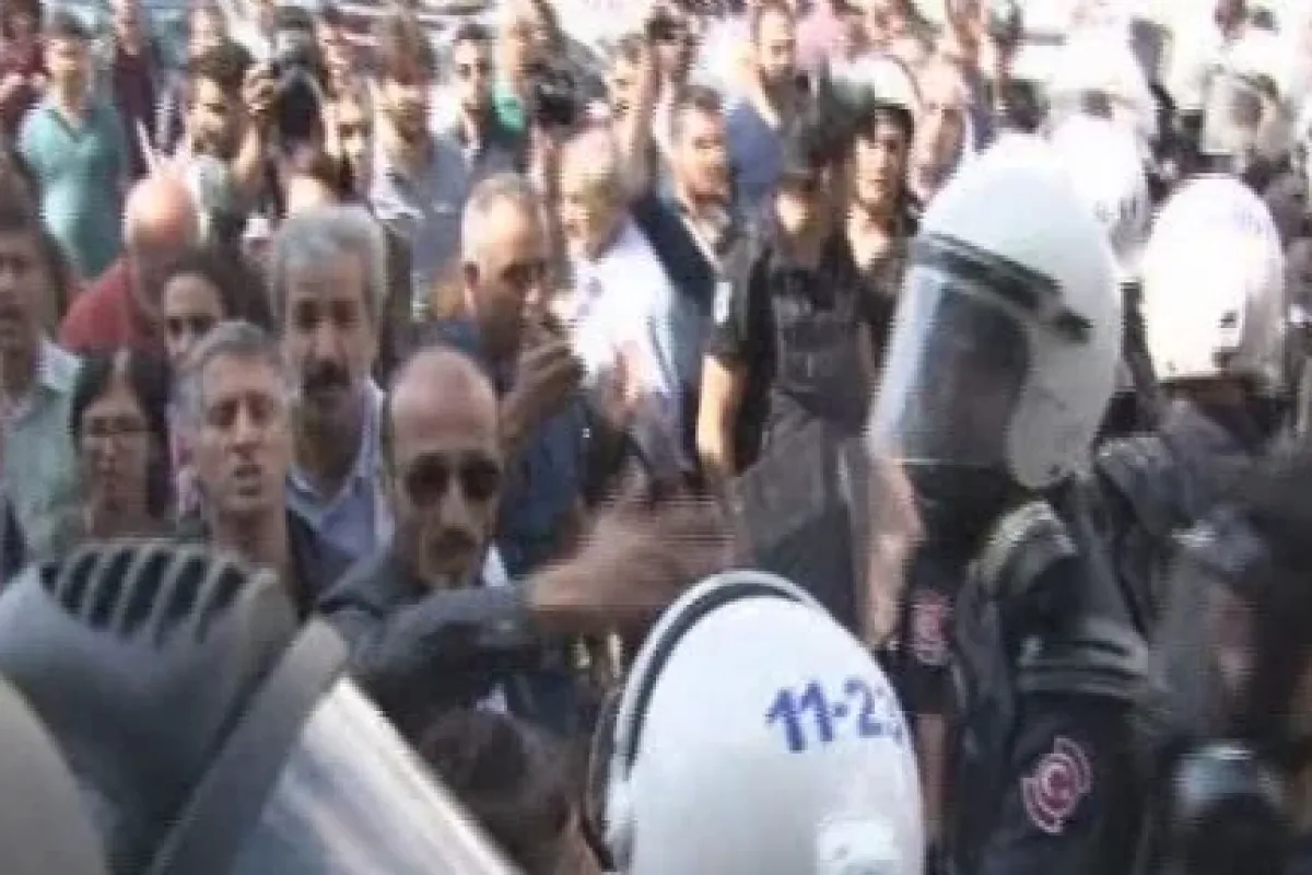 Hdp’liler Ve Polis Arasında Gerginlik