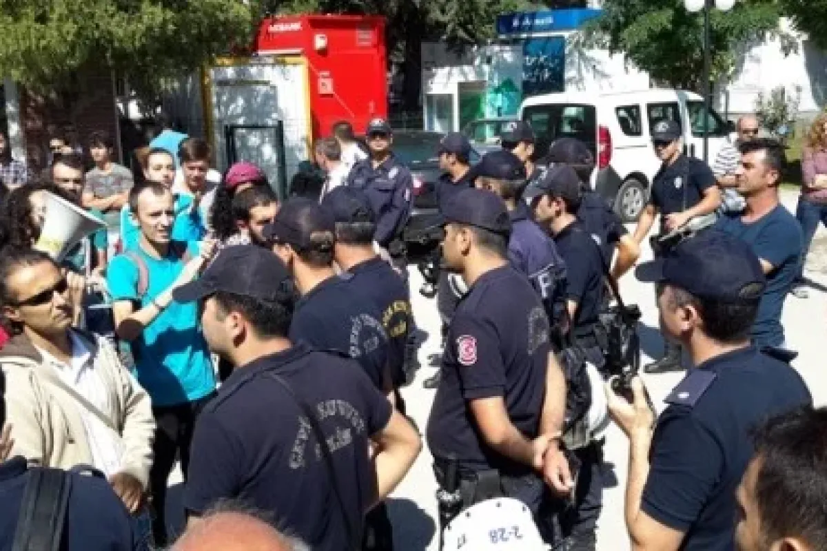 Öğrencilerle Polis Arasında Arbede: 4 Yaralı