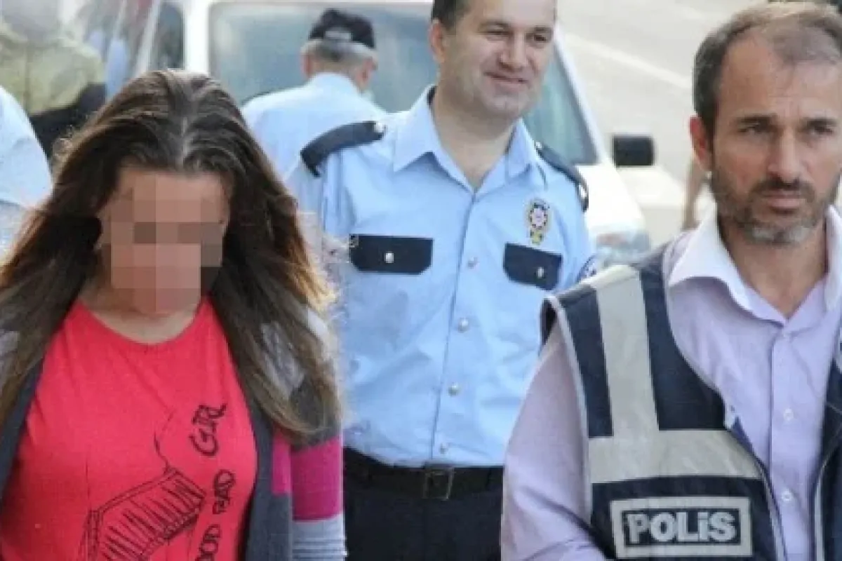 Karı Koca Keşif Yaptı, Arkadaşları Soydu