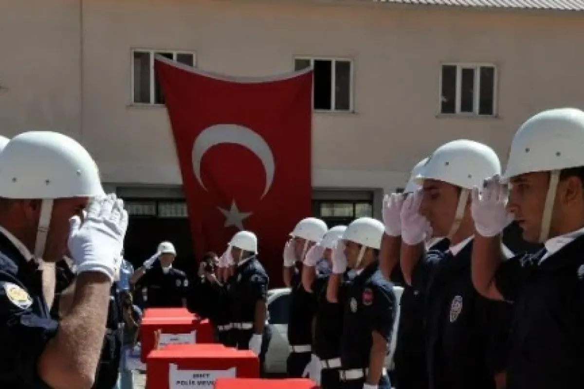 Şehitler Törenle Uğurlandı