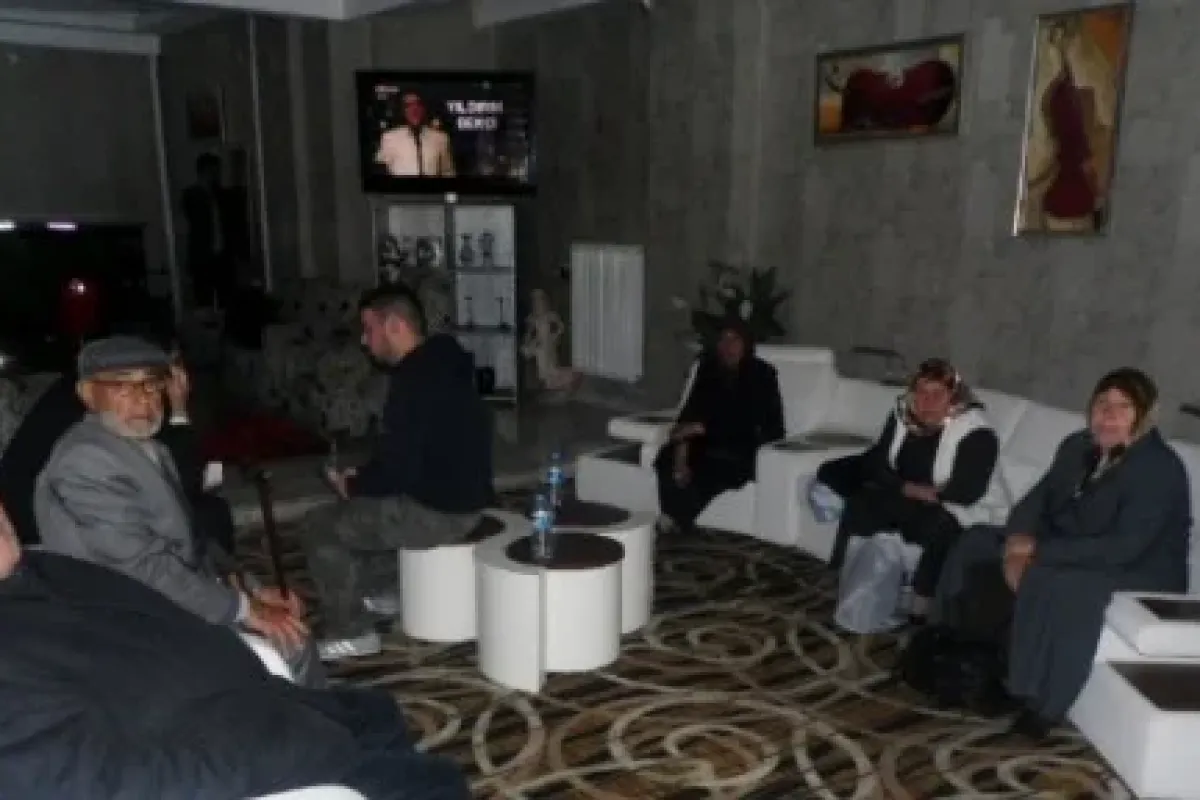 Kars-istanbul Uçağına Yağmur Engeli