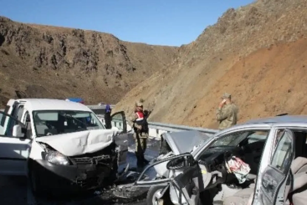 Erzincan’da Feci Kaza: 1 ölü, 7 Yaralı