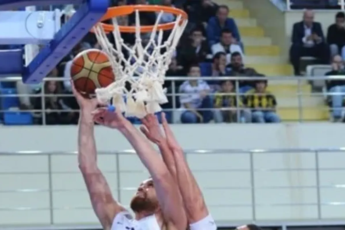 Fenerbahçe Ülker Farklı Kazandı