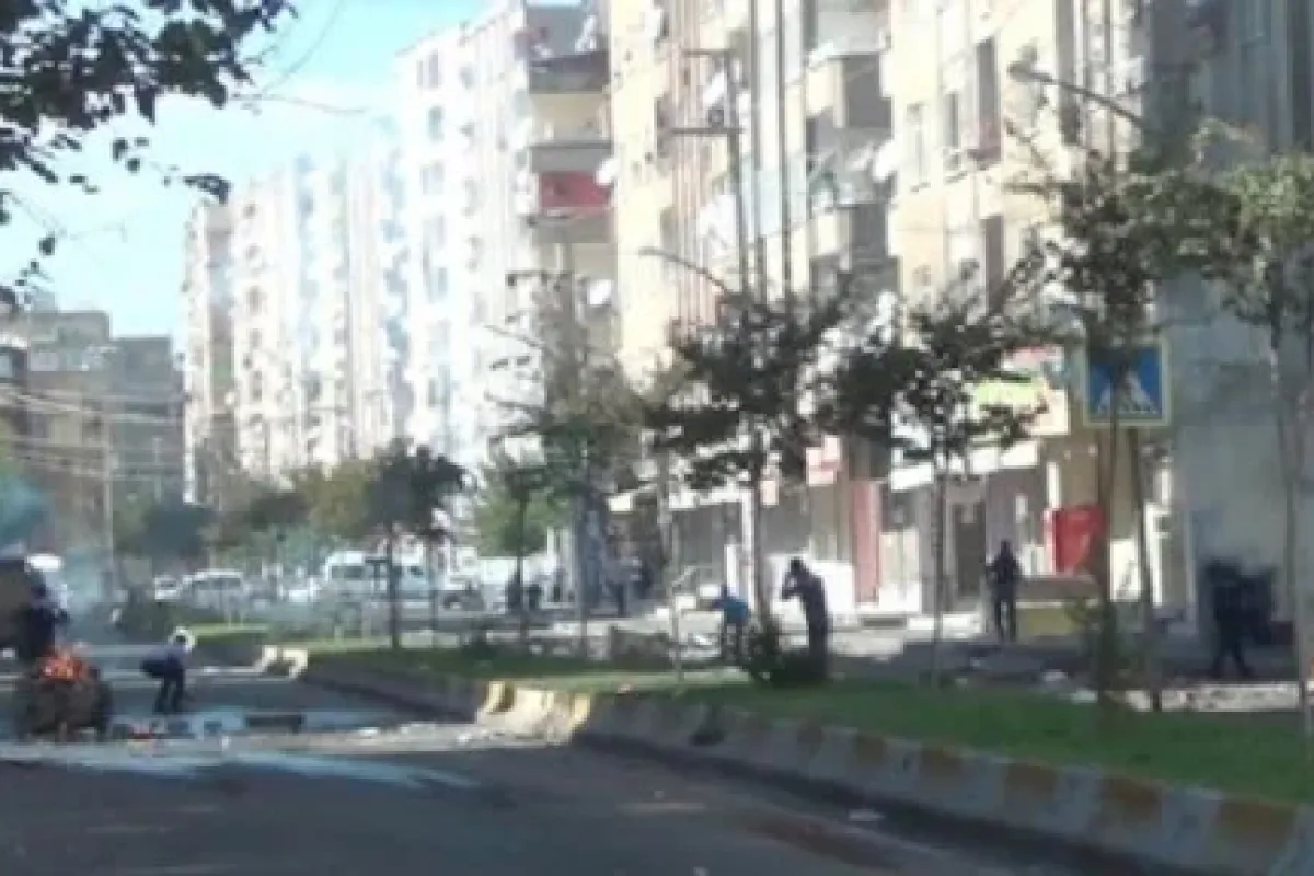 Diyarbakır’da Olaylar Sürüyor