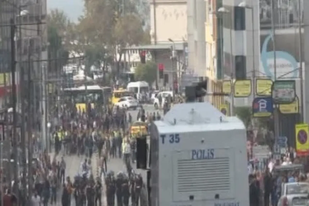 Kadıköy’de Kobani Eylemine Polis Müdahalesi
