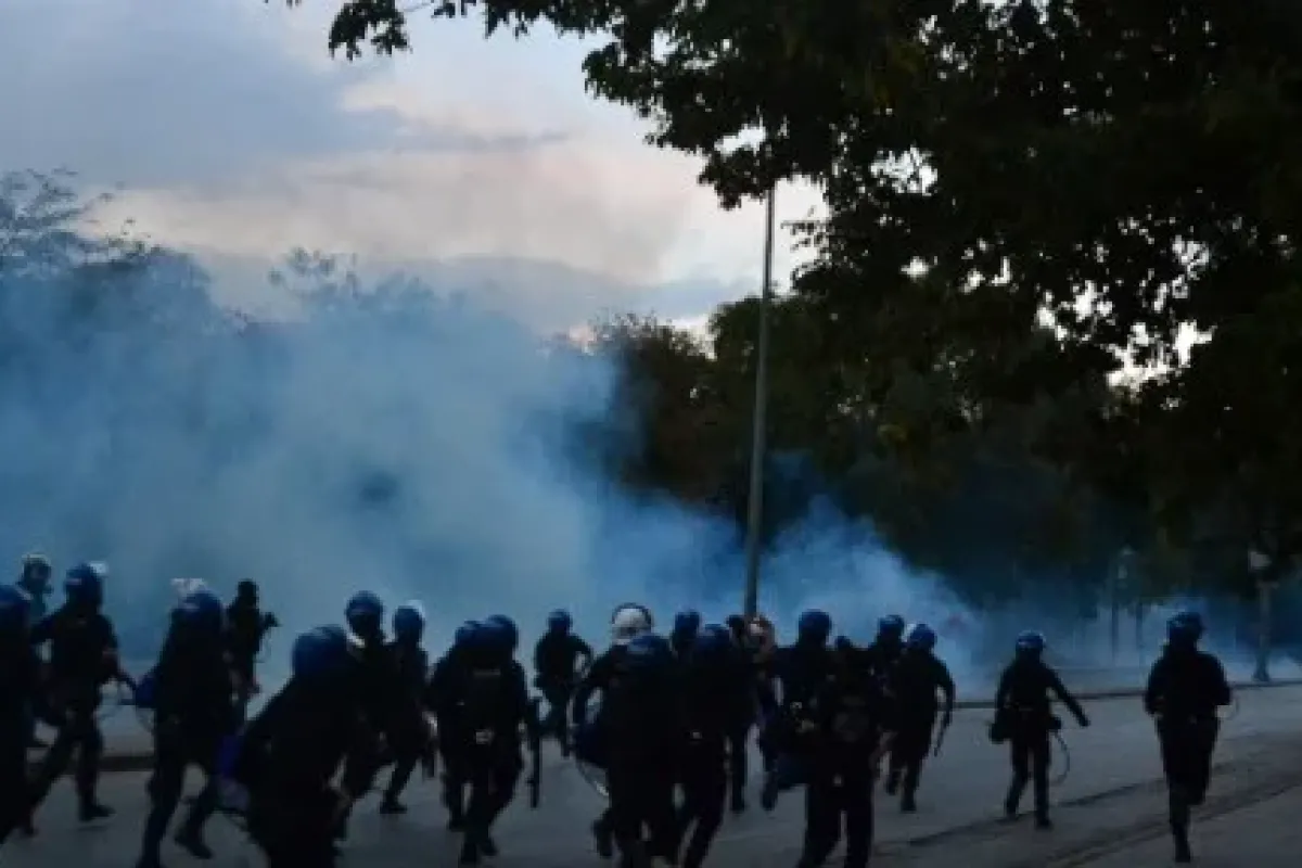 Işid Protestosuna Polis Müdahalesi