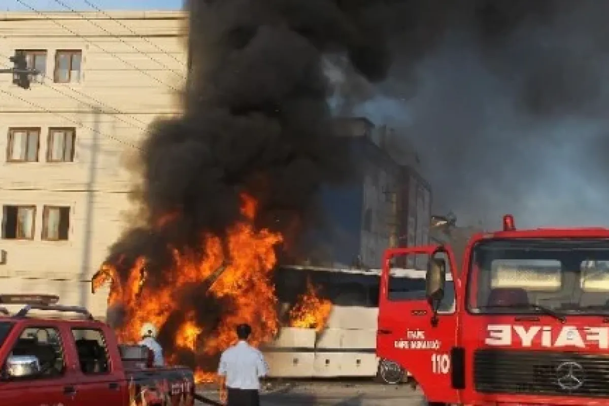 Yolcu Otobüsü Alev Topuna Döndü