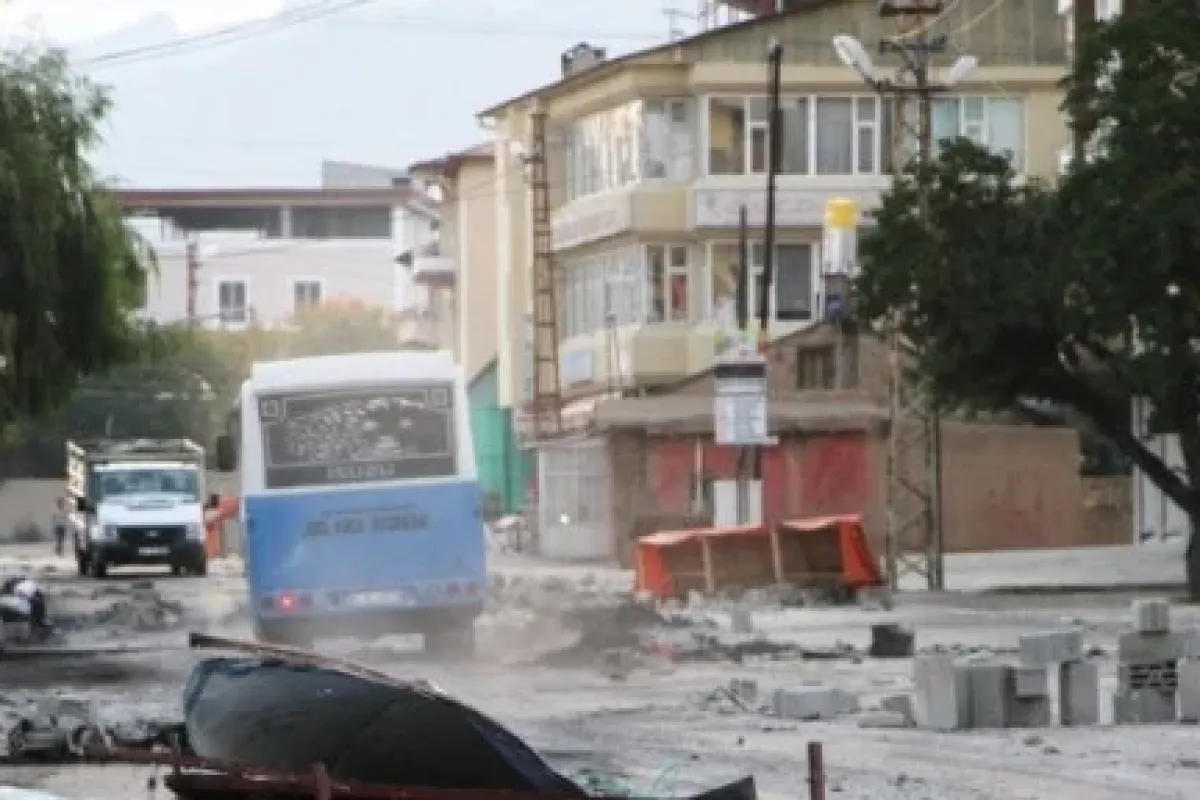 Van’da Kepenkler Yine Açılmadı