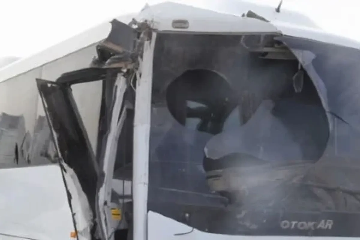 Polis Taşıyan Midibüs Kaza Yaptı