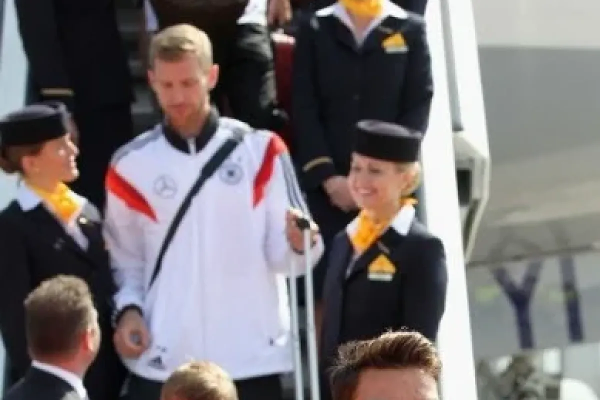 Mesut Özil Almanya Yolcusu