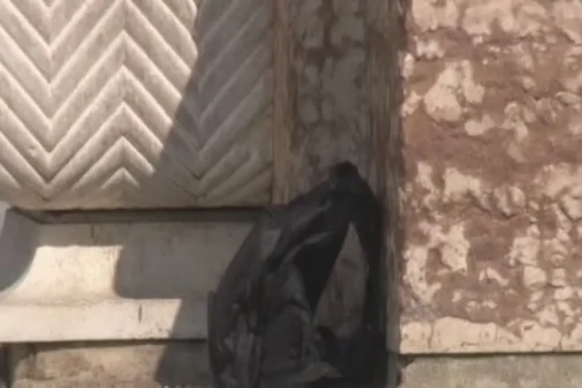 Taksim’de şüpheli çanta Paniği