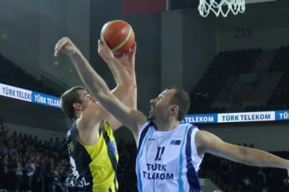 Fenerbahçe Lige Galibiyetle Başladı